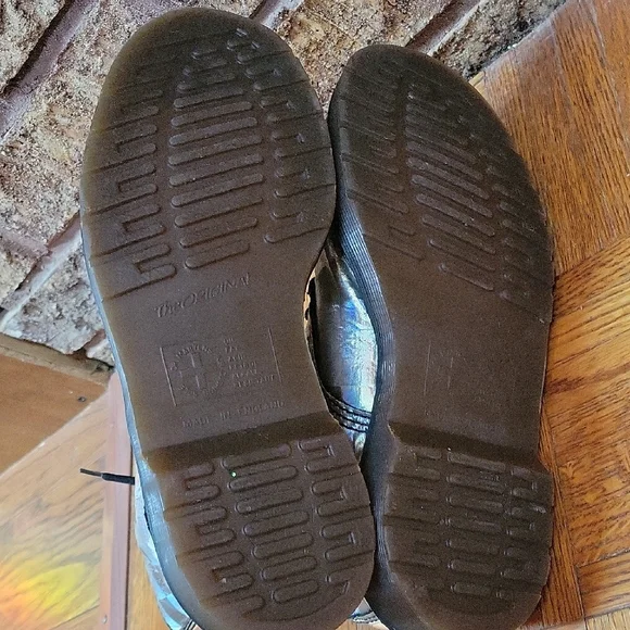 Dr. Martens 90's Holographic Lace Up Boots Womens Size 7 (UK SIZE 5) - Picture 7 of 11